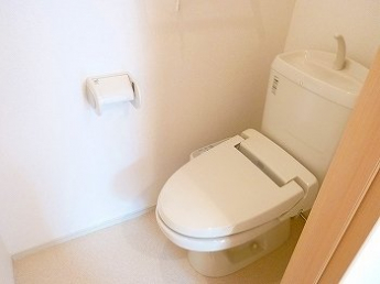 清潔感のあるトイレです