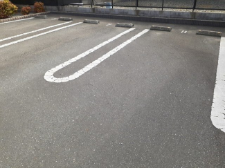 車をお持ちの方に嬉しい駐車場付きの物件です