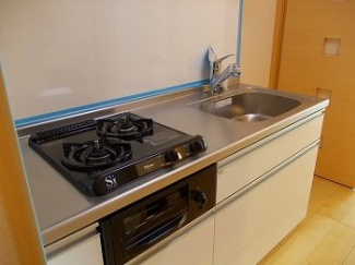 コンパクトなキッチンで掃除もラクラク