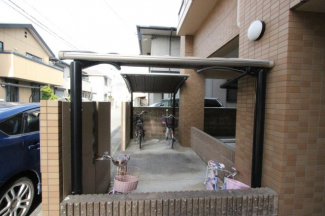 毎日通るエントランスはこのようになっています