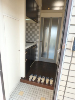 明るい玄関です