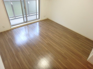 ゆったり過ごせる居間です