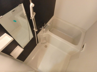 コンパクトで使いやすいお風呂です