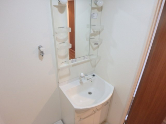 コンパクトで使いやすい洗面所