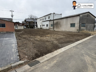 平坦・更地
約93坪の広々とした土地！
広い敷地を活かした、開放的な平屋を自由設計で一緒に作りませんか？