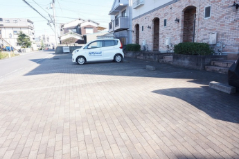 【駐車場】