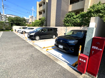 【駐車場】