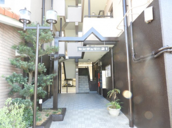 毎日通るエントランスはこのようになっています