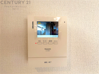 多数の調理器具を同時に使用でき、料理の効率化が可能。省エネで節約になり、様々な料理スタイルに適応できます。また、火力調整が独立しており、手入れや掃除もしやすく、今よりもっとお料理が楽しくなるかも。