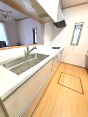 システムキッチン
キッチン⇔洗面の動線が魅力的です♪