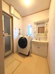 広々した洗面脱衣所です♪