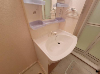 忙しい朝には欠かせない洗面所です