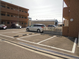 【駐車場】