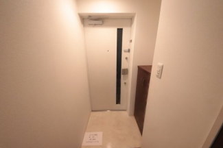 収納もある玄関です