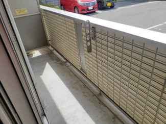 お洗濯にも便利なバルコニー付き