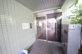 【エントランス】