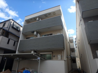 落ち着いた雰囲気の外観です