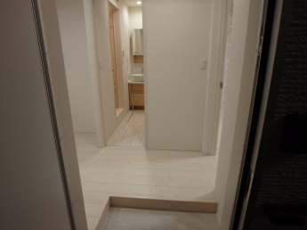 明るい玄関です