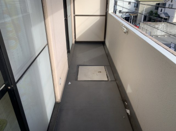 【バルコニー】