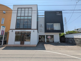 1・2階店舗、3階が住居となっています