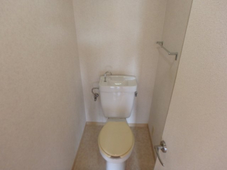 ゆったりとした空間のトイレです