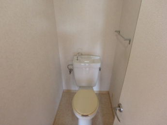 ゆったりとした空間のトイレです
