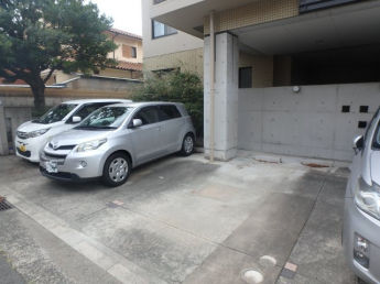 【駐車場】