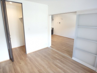 こちらの居間で趣味の時間をお楽しみください