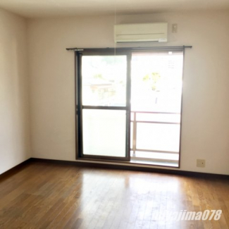 使い勝手のいい洋室です