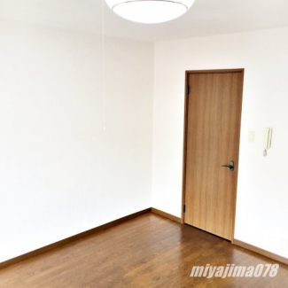個人の部屋や寝室として使える洋室です