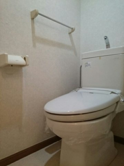 コンパクトで使いやすいトイレです