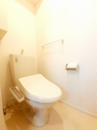 コンパクトで使いやすいトイレです