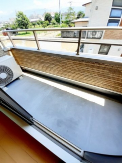 お洗濯にも便利なバルコニー付き