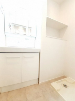 明るい洗面所です