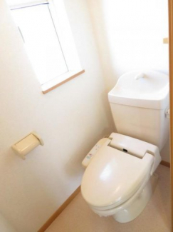 ゆったりとした空間のトイレです