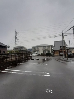 車をお持ちの方に嬉しい駐車場付きの物件です
