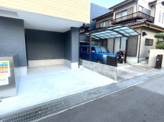 【駐車場】