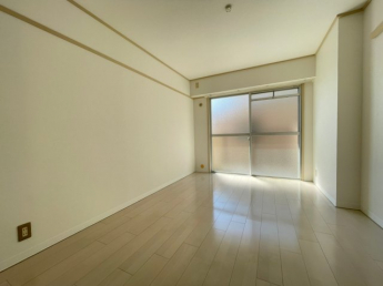 【寝室】