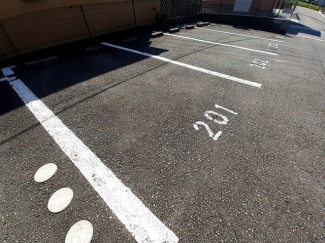 【駐車場】
