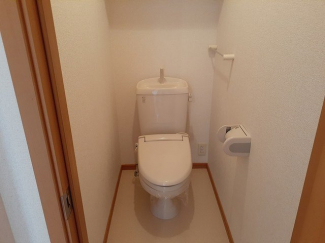 コンパクトで使いやすいトイレです