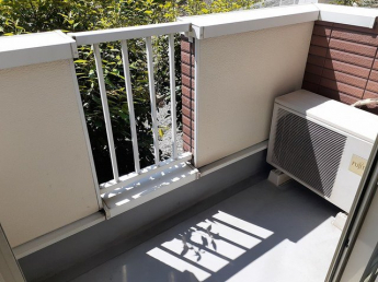 外からの目が気にならないバルコニーで洗濯物が干せます
