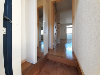 落ち着いた玄関です