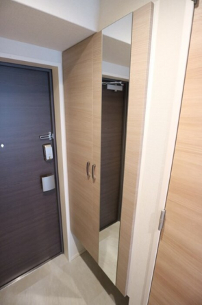 収納もある玄関です