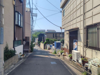 【前面道路含む現地写真】