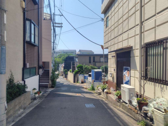 【前面道路含む現地写真】