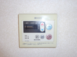 追い焚き機能がありいつでも温かいお風呂に入れます。