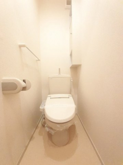 ゆったりとした空間のトイレです
