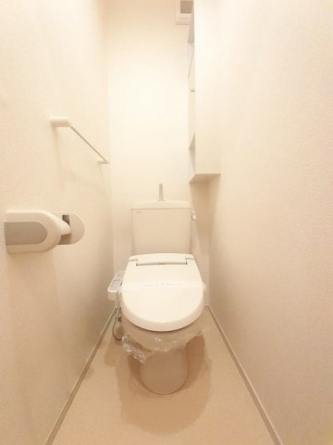ゆったりとした空間のトイレです