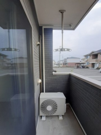 バルコニーからの眺めを楽しみながら食事をしませんか
