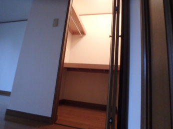 たっぷりとした収納スペースです